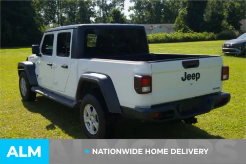 More photos of 2020 Jeep Gladiator Sport at ALM Hyundai Lumberton, NC