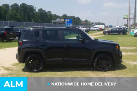More photos of 2022 Jeep Renegade Altitude at ALM Hyundai Lumberton, NC