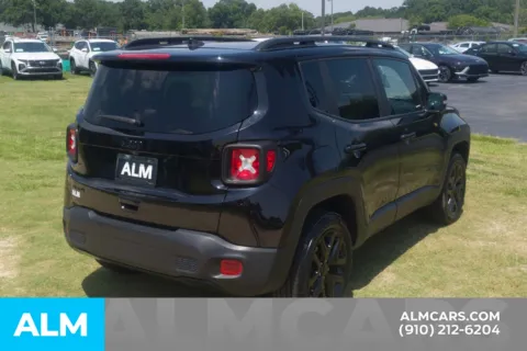More photos of 2022 Jeep Renegade Altitude at ALM Hyundai Lumberton, NC