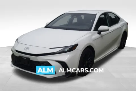 White 2025 Toyota Camry SE for sale in Lumberton, NC