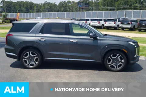 More photos of 2023 Hyundai Palisade Limited at ALM Hyundai Lumberton, NC