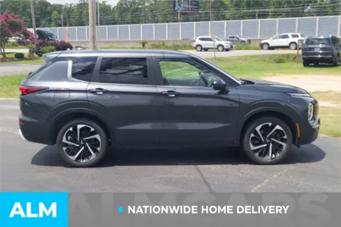 More photos of 2024 Mitsubishi Outlander SE at ALM Hyundai Lumberton, NC
