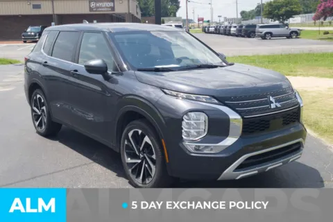 More photos of 2024 Mitsubishi Outlander SE at ALM Hyundai Lumberton, NC