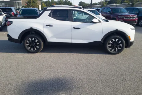 More photos of 2026 Hyundai Santa Cruz SEL at ALM Hyundai Lumberton, NC