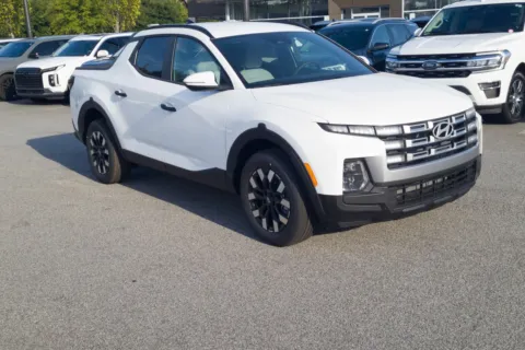 More photos of 2026 Hyundai Santa Cruz SEL at ALM Hyundai Lumberton, NC