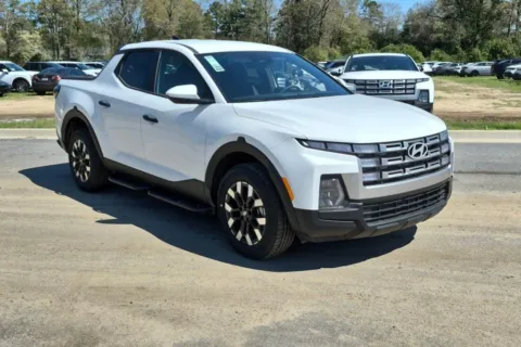 More photos of 2026 Hyundai Santa Cruz SE at ALM Hyundai Lumberton, NC