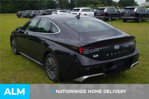 More photos of 2024 Hyundai Sonata Hybrid Limited at ALM Hyundai Lumberton, NC