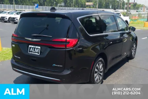 More photos of 2023 Chrysler Pacifica Hybrid Touring L at ALM Hyundai Lumberton, NC
