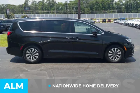 More photos of 2023 Chrysler Pacifica Hybrid Touring L at ALM Hyundai Lumberton, NC