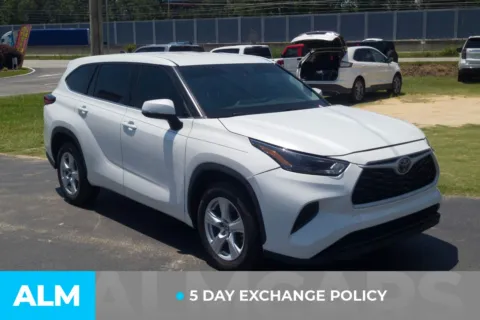 More photos of 2022 Toyota Highlander L at ALM Hyundai Lumberton, NC