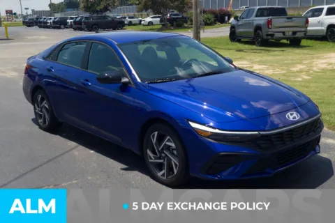 More photos of 2025 Hyundai Elantra SEL Sport at ALM Hyundai Lumberton, NC