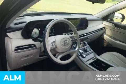 More photos of 2024 Hyundai Palisade Calligraphy at ALM Hyundai Lumberton, NC