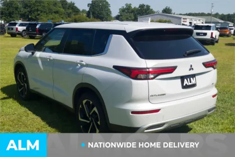 More photos of 2024 Mitsubishi Outlander SE at ALM Hyundai Lumberton, NC