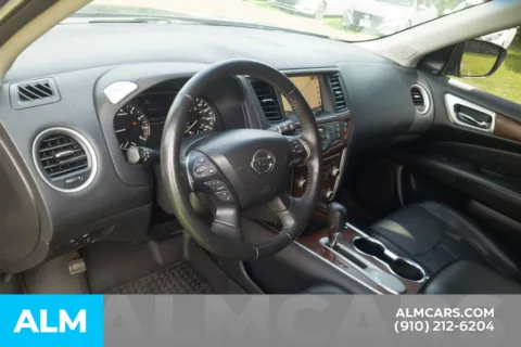 More photos of 2020 Nissan Pathfinder Platinum at ALM Hyundai Lumberton, NC