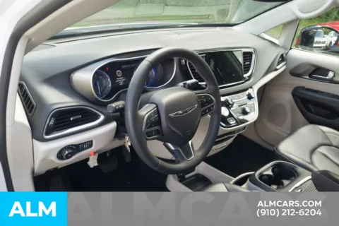 More photos of 2024 Chrysler Pacifica Touring L at ALM Hyundai Lumberton, NC