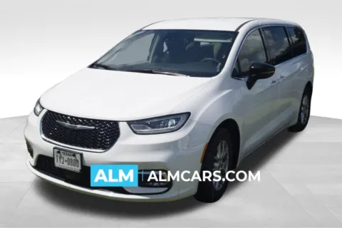 White 2024 Chrysler Pacifica Touring L for sale in Lumberton, NC