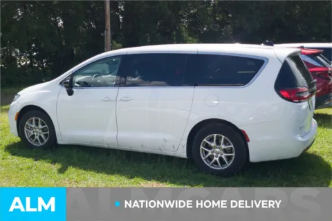 More photos of 2024 Chrysler Pacifica Touring L at ALM Hyundai Lumberton, NC