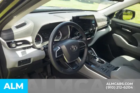 More photos of 2026 Toyota Highlander XLE at ALM Hyundai Lumberton, NC