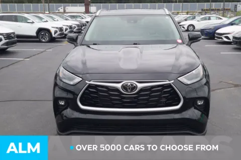Photos of 2026 Toyota Highlander XLE for sale in Lumberton, NC at ALM Hyundai Lumberton