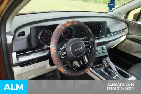 More photos of 2022 Kia Carnival LXS at ALM Hyundai Lumberton, NC