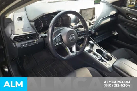 More photos of 2019 Nissan Altima 2.5 SV at ALM Hyundai Lumberton, NC