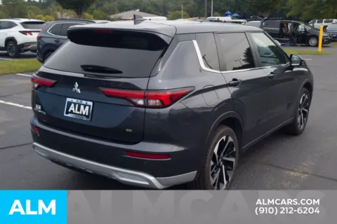 More photos of 2024 Mitsubishi Outlander SE at ALM Hyundai Lumberton, NC