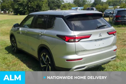 More photos of 2024 Mitsubishi Outlander SE at ALM Hyundai Lumberton, NC