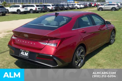 More photos of 2025 Hyundai Elantra SEL Convenience at ALM Hyundai Lumberton, NC