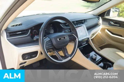 More photos of 2022 Jeep Grand Cherokee Limited at ALM Hyundai Lumberton, NC