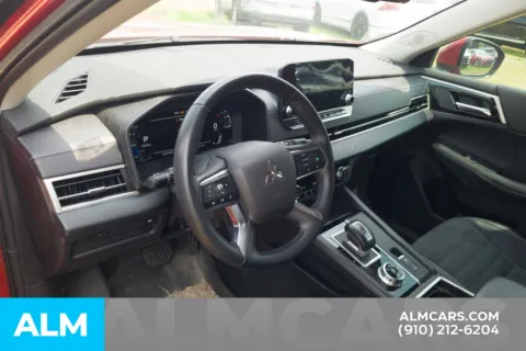 More photos of 2023 Mitsubishi Outlander SE at ALM Hyundai Lumberton, NC