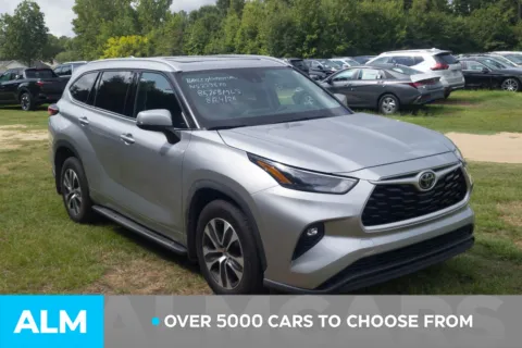 Photos of 2022 Toyota Highlander XLE for sale in Lumberton, NC at ALM Hyundai Lumberton