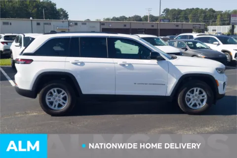 More photos of 2023 Jeep Grand Cherokee Laredo at ALM Hyundai Lumberton, NC