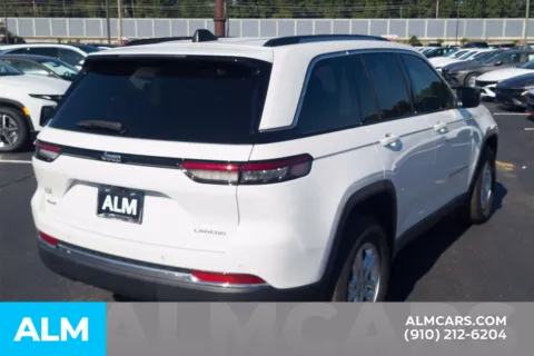 More photos of 2023 Jeep Grand Cherokee Laredo at ALM Hyundai Lumberton, NC