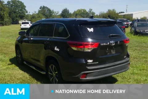 More photos of 2019 Toyota Highlander XLE at ALM Hyundai Lumberton, NC