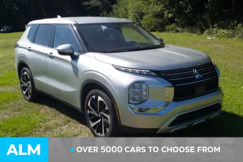 Photos of 2024 Mitsubishi Outlander SE for sale in Lumberton, NC at ALM Hyundai Lumberton
