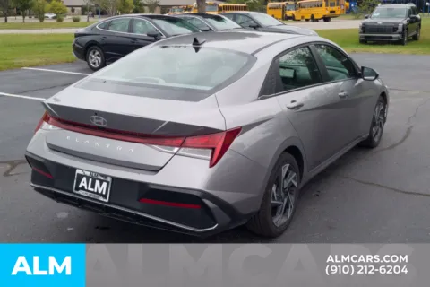 More photos of 2025 Hyundai Elantra SEL Convenience at ALM Hyundai Lumberton, NC