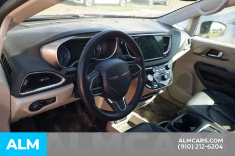 More photos of 2023 Chrysler Pacifica Touring L at ALM Hyundai Lumberton, NC