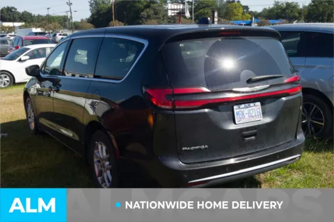 More photos of 2023 Chrysler Pacifica Touring L at ALM Hyundai Lumberton, NC