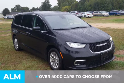 Photos of 2023 Chrysler Pacifica Touring L for sale in Lumberton, NC at ALM Hyundai Lumberton