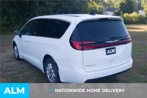 More photos of 2023 Chrysler Pacifica Touring L at ALM Hyundai Lumberton, NC