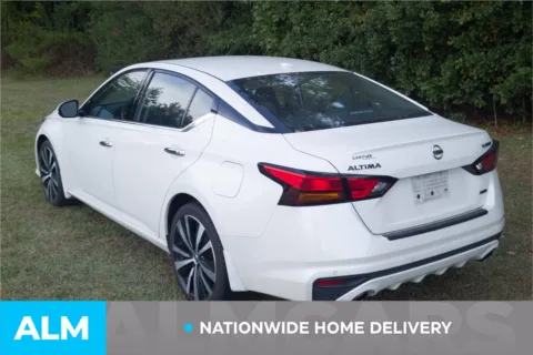 More photos of 2020 Nissan Altima 2.5 Platinum at ALM Hyundai Lumberton, NC