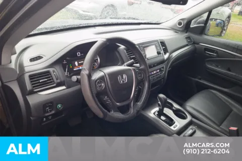 More photos of 2017 Honda Ridgeline RTL at ALM Hyundai Lumberton, NC