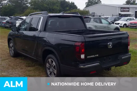 More photos of 2017 Honda Ridgeline RTL at ALM Hyundai Lumberton, NC