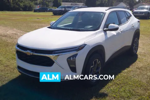 White 2025 Chevrolet Trax LT for sale in Lumberton, NC