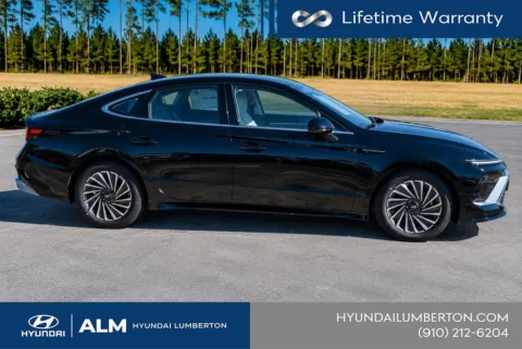 More photos of 2027 Hyundai Sonata Hybrid SEL at ALM Hyundai Lumberton, NC