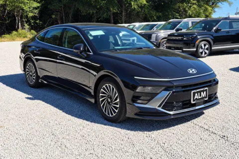 Another view of 2027 Hyundai Sonata Hybrid SEL for sale in Lumberton, NC at ALM Hyundai Lumberton