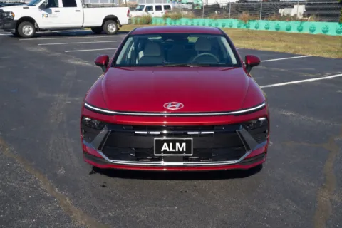 Photos of 2027 Hyundai Sonata SE for sale in Lumberton, NC at ALM Hyundai Lumberton