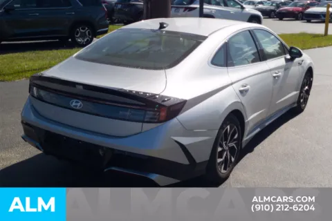 More photos of 2025 Hyundai Sonata SEL at ALM Hyundai Lumberton, NC