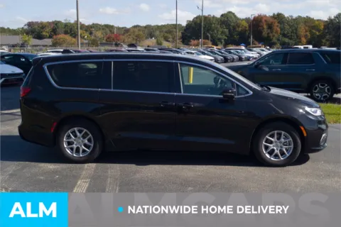 More photos of 2024 Chrysler Pacifica Touring L at ALM Hyundai Lumberton, NC