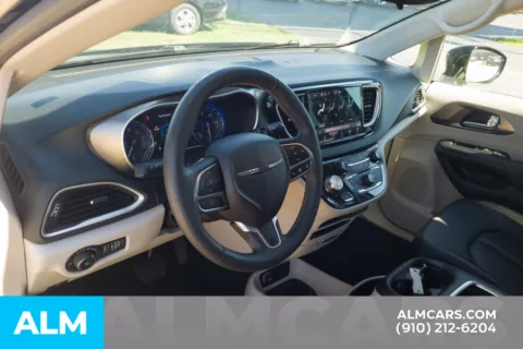 More photos of 2024 Chrysler Pacifica Touring L at ALM Hyundai Lumberton, NC